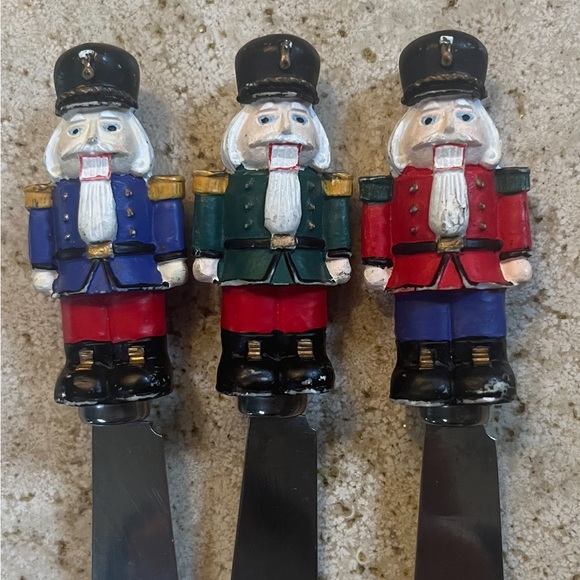 3 nutcracker cheese knives - Picture 2 of 3